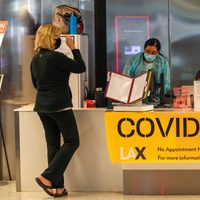 Padre manda a la escuela a su hijo contagiado con covid-19 en EU