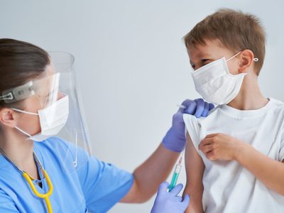 Pfizer anunció que su vacuna es segura para los niños: a partir de qué edad podría aplicarse