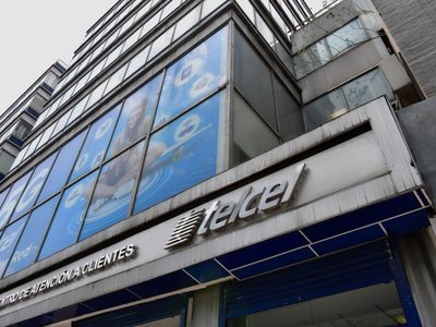 Reportan caída en los servicios de Telcel y Telmex