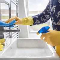 Con 4 ingredientes: dejá tu baño reluciente y sin sarro con este truco que te ahorra tiempo y dinero