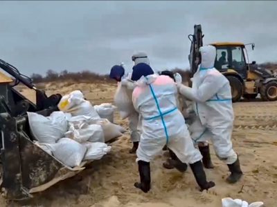 Rusia declara emergencia por derrame petrolero en región ocupada