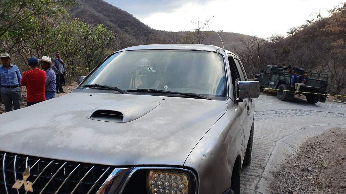 La camioneta baleada por elementos de la Sedena