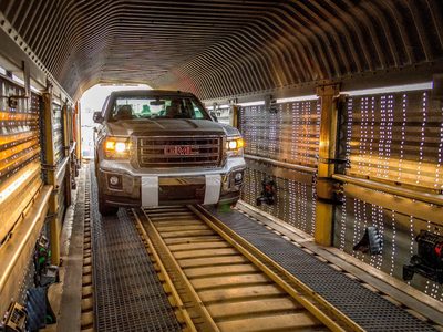 Estos modelos de camionetas retirará General Motors por un problema con los faros