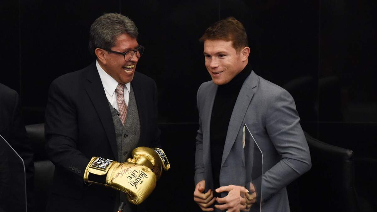 Ricardo Monreal con Saúl "Canelo" Álvarez
