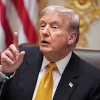 Trump Advierte que “pronto” replicará en tierra los ataques contra narcos que hace EU en el mar