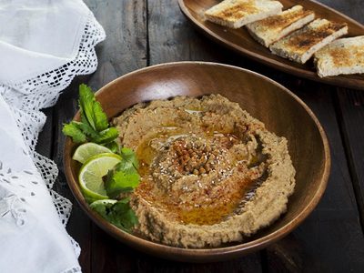 Hummus de lentejas y rúcula: llevá a otro nivel tus picadas con esta receta que hacés en pocos minutos y que es deliciosa
