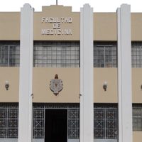 Yucatán: alumnos se lanzan contra la UADY tras suicidio de pasante de medicina