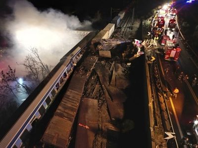 Choque de trenes deja 16 muertos y 85 heridos en Grecia
