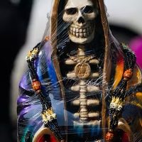 Asesinan a líder de culto a la Santa Muerte en un altar de Guanajuato