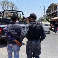 Detienen a 60 en Tlaquepaque por no usar cubrebocas y agredir a policías