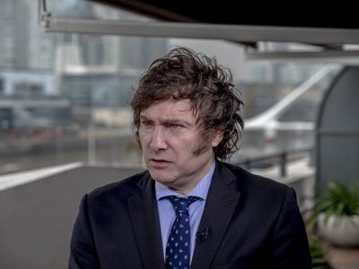 Javier Milei: “A Sergio Massa lo percibo como un enemigo”