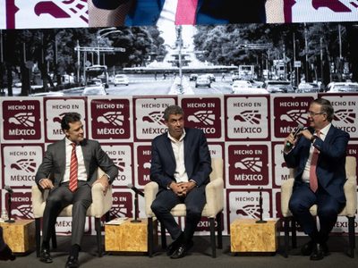 Sin mencionar la salida de Iberdrola, el gobierno de Sheinbaum celebra la llegada de Cox a México