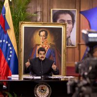 Venezuela 'apaga” las señales de Caracol Televisión y RCN por críticas a Maduro