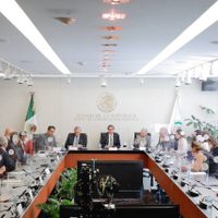 Titular de Segob se reúne con senadores; fue un diálogo "muy abierto y constructivo": Monreal