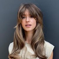 4 cortes de cabello con flequillo que están en tendencia y que favorecen a cualquier rostro