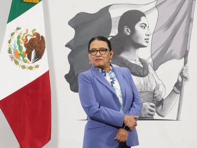 “Cualquier momento es bueno para corregir”, dice Rosa Icela Rodríguez sobre la “ley censura”