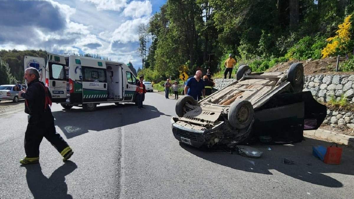 Una mujer protagonizó un autovuelco. Fuente: (La Angostura Digital)