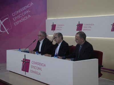 Iglesia aprueba plan para compensar a víctimas de abusos