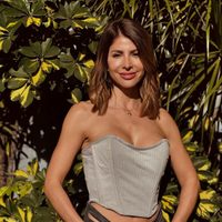 Delicado y chic: Majo Martino lleva con estilo el vestido que podés hacer vos misma y sin gastar de más