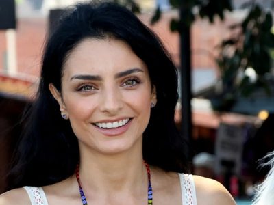 Le dieron las gracias: Aislinn Derbez se lució como celestina para que una famosa pareja se una