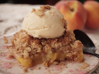 Crumble de duraznos: no salgas corriendo a la panadería y hacé esta receta más rica y económica en tu casa