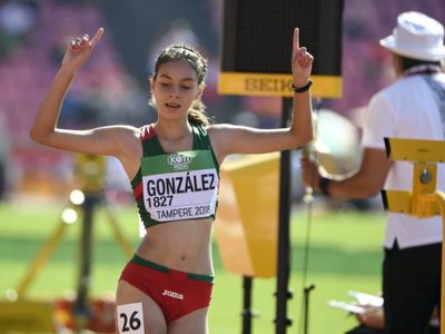 Alegna González, el éxito detrás de la soledad