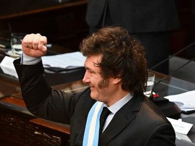 Argentina: Gobierno de Milei suspende las redes sociales y páginas web de medios públicos