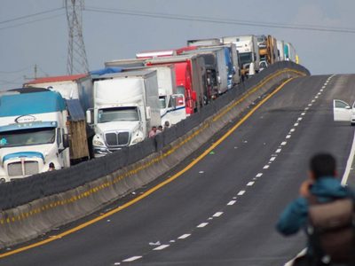 CCE y Coparmex exigen a gobiernos resolver bloqueos en la Puebla-México y Arco Norte