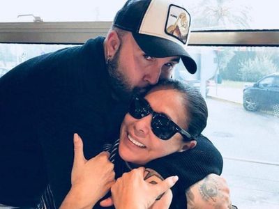 Doloroso: mientras Kiko Rivera sufre, Isabel Pantoja le estaría dando prioridad a su carrera