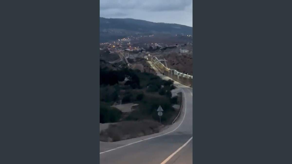 Migrante cruza valla fronteriza de Melilla en parapente