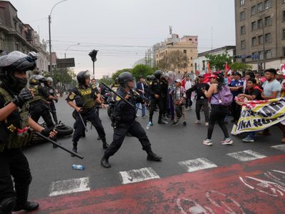 Arde Perú: el gobierno declara estado de emergencia en distintas regiones