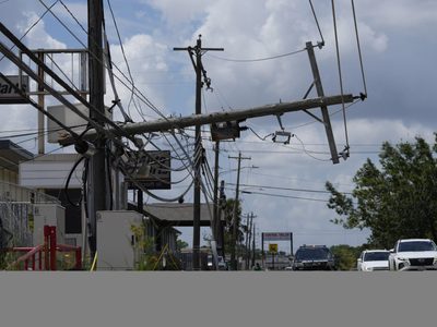 Sin electricidad, agua y con un calor sofocante, millones padecen estragos de "Beryl" en Houston