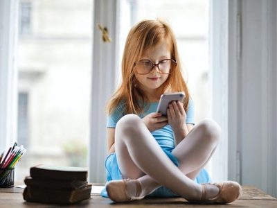 Cómo frenar la adicción de los menores al celular
