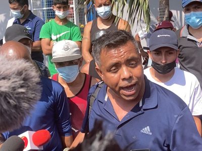Activista denuncia que agentes del INM "tablean" a migrantes como lo hace el crimen organizado