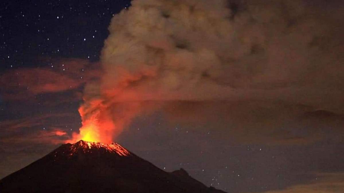 Popocatépetl es un volcán activo localizado en el centro de México. Fuente: (Twitter)