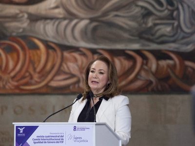 Abogado desmiente a Yasmín Esquivel y niega haber admitido plagio ante notario