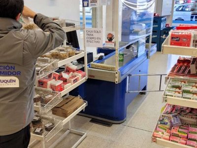 Retiraron más de mil productos vencidos en supermercados de cuatro localidades de Neuquén