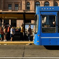 El Gobierno advierte que continuarán los aumentos al transporte público