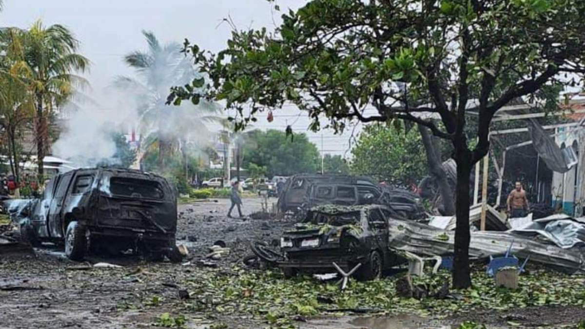 Coche bomba estalló en las instalaciones de la Policía Comunitaria en Coahuyana, Michoacán