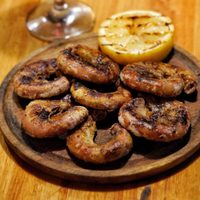 Chinchuletas: no dejes pasar esta versión extra jugosa, mitad chinchulín y provoleta para tu asado este fin de semana