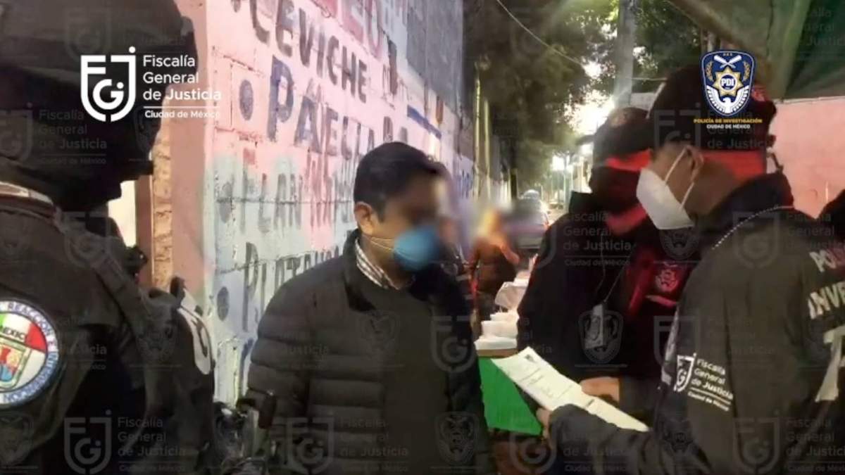 Edgar Tungui en el momento de ser detenido