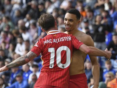 Liverpool venció 1-0 al Leicester; necesita una victoria más para asegurar el título de la Premier