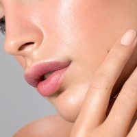 Con 1 planta muy valiosa: prepará esta crema casera y natural para reducir manchas y mejorar el aspecto de tu piel