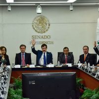 Tunden a Nuño en el Senado por autorizar 34 mdp al mes para la renta de oficinas en "shopping mall"