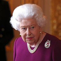 La Reina Isabel II mantiene expectantes a los habitantes del Reino Unido. ¿Renuncia o contagio?