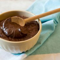 Crema de cacao fit para untar tus tostadas: facilísima de hacer en casa y sin pensar en las calorías