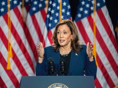 "Hay que elegir entre la libertad y el caos": Harris apunta a Trump en su primer mitin de campaña