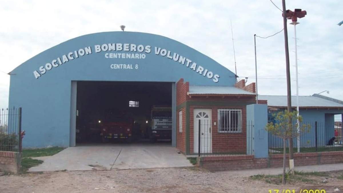 Bomberos Voluntarios de Centenario. Fuente: (Facebook)