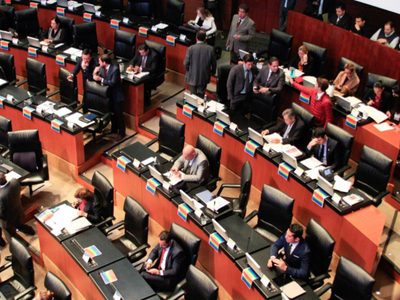 Senado aprueba modificaciones para garantizar seguridad social a parejas del mismo sexo