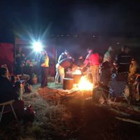 Conflicto sobre la Ruta 7: vecinos acampan por falta de luz en El Chañar y denuncian represión policial